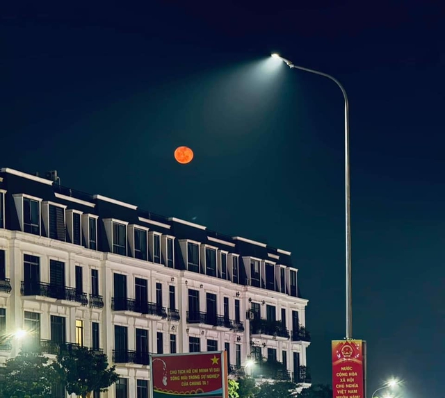 Xôn xao mặt trăng đỏ như máu ở Việt Nam dù không phải nguyệt thực: Vì sao?- Ảnh 4.