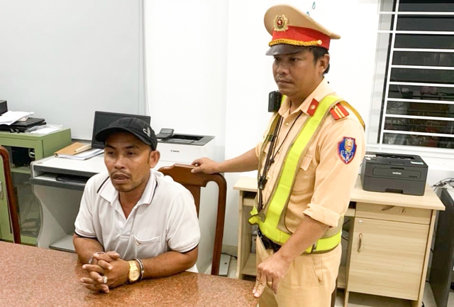 Huỳnh Thanh Phong bị công an bắt giữ khi đang trên đường trốn truy nã