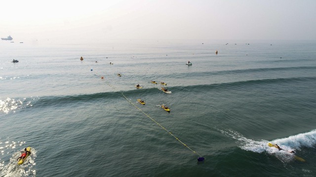 Hội thi cứu hộ biển quốc tế Đà Nẵng﻿ 2024 được tổ chức tại bãi biển Mỹ Khê (TP.Đà Nẵng) với sự tham gia của 48 vận động viên thuộc 12 đội thi