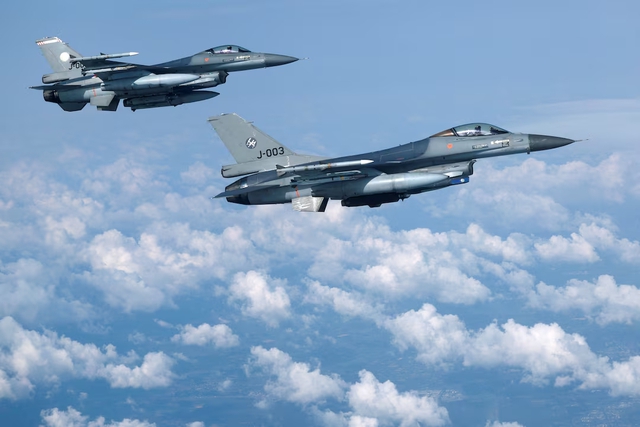 Máy bay chiến đấu F-16 của Không quân Hà Lan cất cánh ngày 4.7.2023