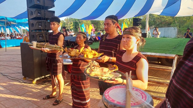 Lễ hội Sayangva được tổ chức để cầu mùa màng bội thu