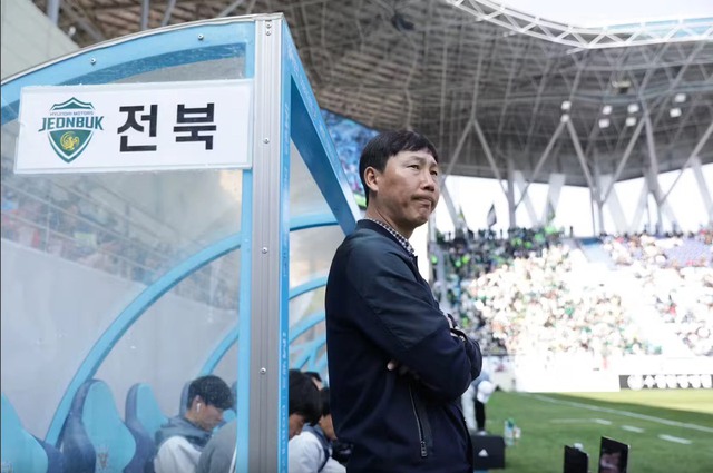 HLV Kim Sang-sik sẽ đối diện nhiều thách thức khi dẫn dắt đội tuyển VN