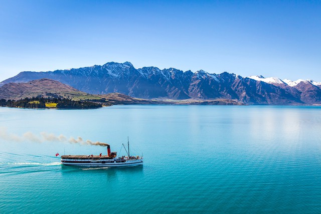 Coming to Queenstown, New Zealand, visitors just need to'choose at random' to have a picturesque frame - Photo 2.