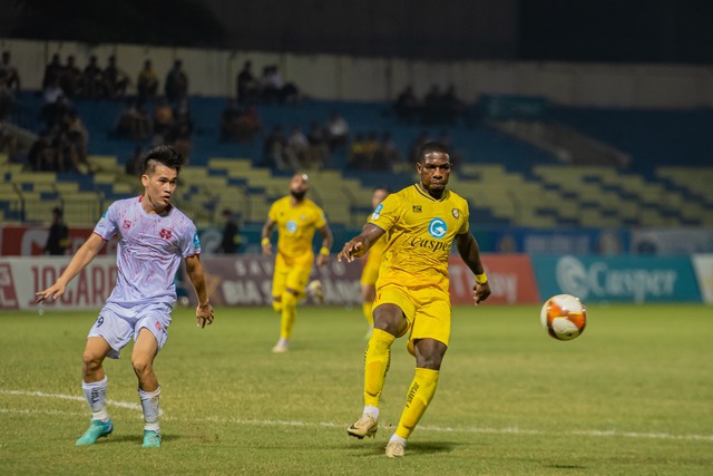 CLB Thanh Hóa (áo vàng) đã để thua trước Hải Phòng tại vòng đấu V-League gần nhất