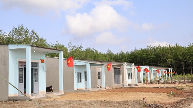 Bình Phước: Bàn giao 93 căn nhà tại các điểm dân cư khu vực biên giới- Ảnh 4.