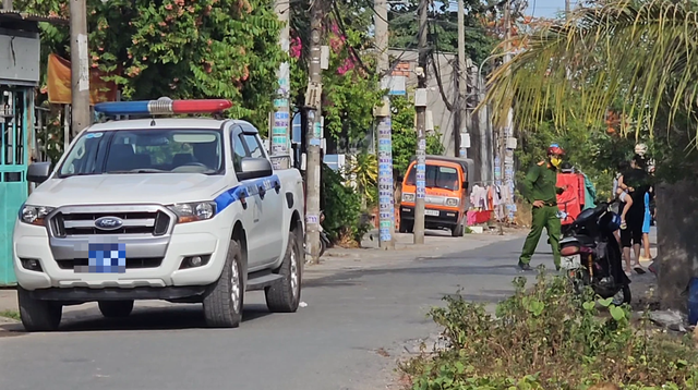 Công an đến điều tra làm rõ vụ cháy