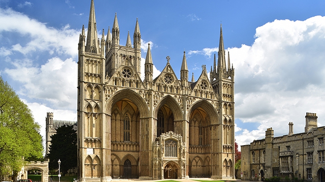 Chiêm ngưỡng các tòa kiến trúc tôn giáo độc đáo tại nước Anh- Ảnh 3.