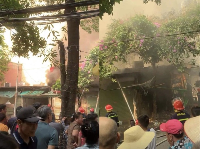 Cháy cửa hàng ăn ở Hà Nội, lửa lan sang nhiều ki ốt- Ảnh 1.