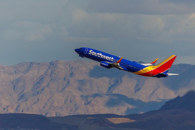 Một máy bay của Hãng hàng không Southwest cất cánh từ sân bay Las Vegas, Nevada, hôm 8.2