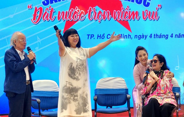 Bản tam ca đặc biệt của nhạc sĩ Phạm Minh Tuấn, ca sĩ Cẩm Vân, Thanh Thúy- Ảnh 4.