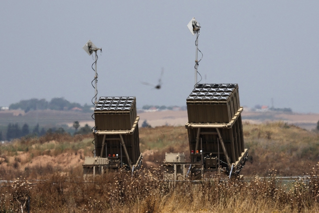 Lo Iran trả đũa, Israel tăng cường phòng không, huy động binh sĩ- Ảnh 1.