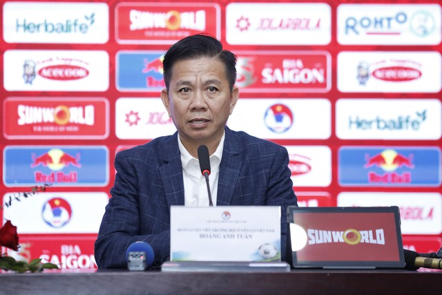 HLV Hoàng Anh Tuấn: 'Không phải có cầu thủ to cao là giải quyết được trận đấu'- Ảnh 1. HLV Hoàng Anh Tuấn: 'Không phải có cầu thủ to cao là giải quyết được trận đấu'- Ảnh 1.