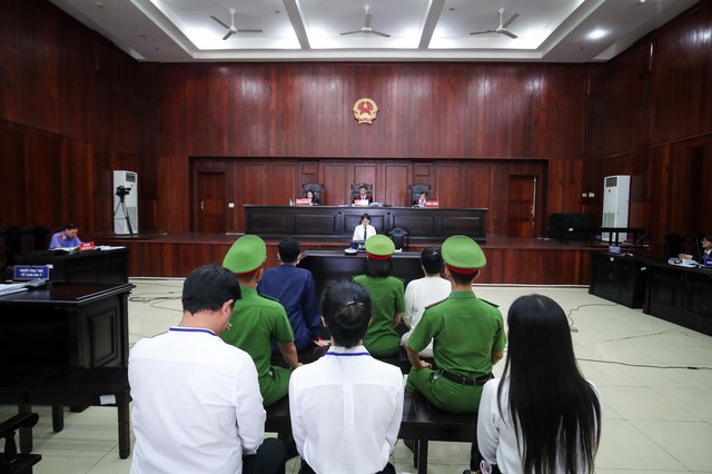 Xét xử phúc thẩm vụ án bà Nguyễn Phương Hằng xúc phạm các nghệ sĩ, luật sư- Ảnh 3.