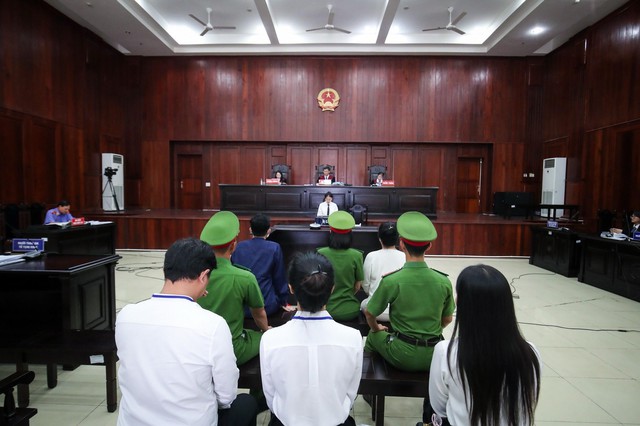 Xét xử phúc thẩm vụ án bà Nguyễn Phương Hằng xúc phạm các nghệ sĩ, luật sư- Ảnh 3. Xét xử phúc thẩm vụ án bà Nguyễn Phương Hằng xúc phạm các nghệ sĩ, luật sư- Ảnh 3.