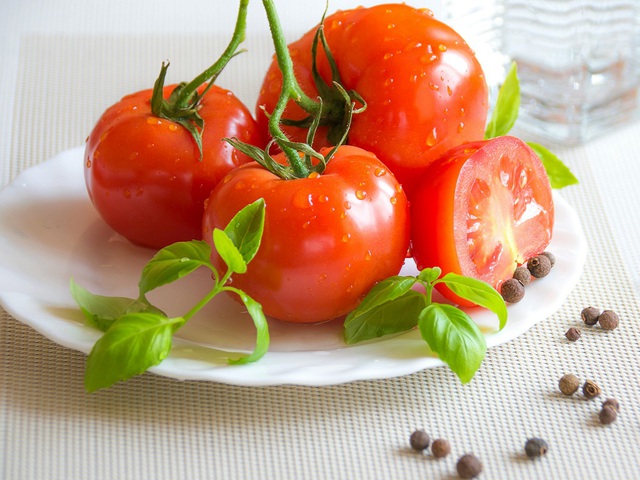 Ngày mới với tin tức sức khỏe: Bệnh gì cần hạn chế ăn cà chua?- Ảnh 1.