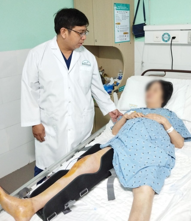 Đà Nẵng: Thay khớp gối toàn phần thành công cho  bệnh nhân 72 tuổi- Ảnh 2.