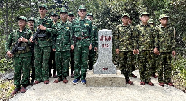 Tuần tra song phương biên giới Việt - Lào tại Quảng Bình- Ảnh 1.