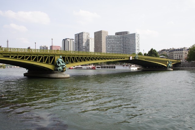 Dừng chân tại các cây cầu được nhiều du khách yêu thích tại Pháp- Ảnh 1.
