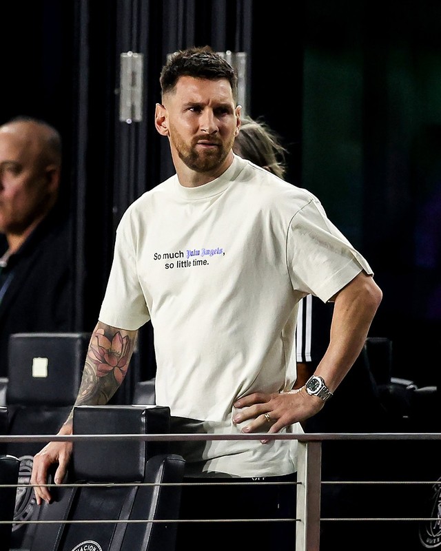 Vợ Messi làm điều bất ngờ, CĐV suýt ngất xỉu khi gặp thần tượng- Ảnh 2.