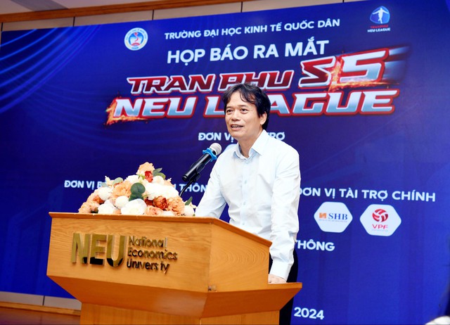 Trung vệ đội tuyển Việt Nam xỏ giày tham gia sân chơi bóng đá sinh viên- Ảnh 2.