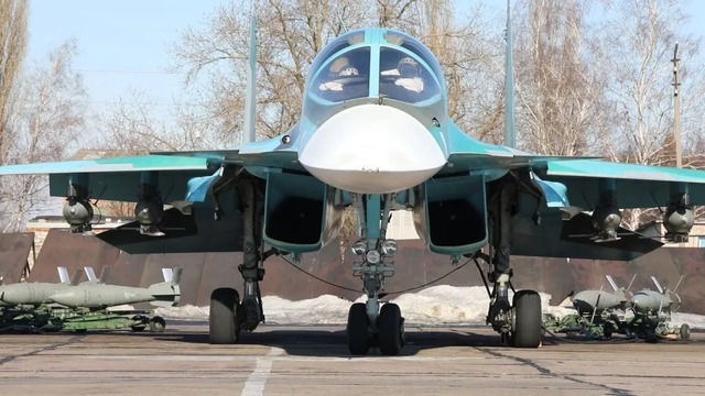 Ukraine nói đã phá hủy 6 máy bay Nga trong đợt tập kích ồ ạt bằng UAV- Ảnh 1.