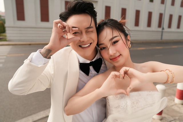 Hậu tin đồn hẹn hò Nhật Kim Anh, TiTi bất ngờ kết hôn với bạn gái doanh nhân- Ảnh 1.