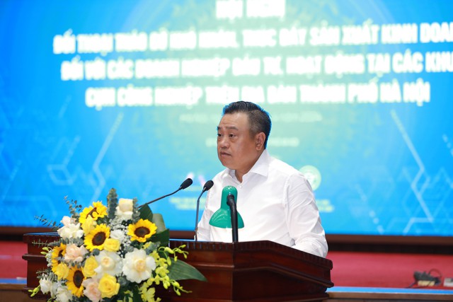Chủ tịch Hà Nội ngưỡng mộ vì doanh nghiệp vượt qua 'rừng thủ tục' để đầu tư- Ảnh 2.