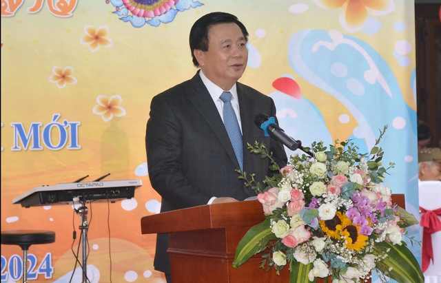 Lãnh đạo Đảng, Nhà nước tham dự tết cổ truyền Bunpimay của Lào- Ảnh 2.
