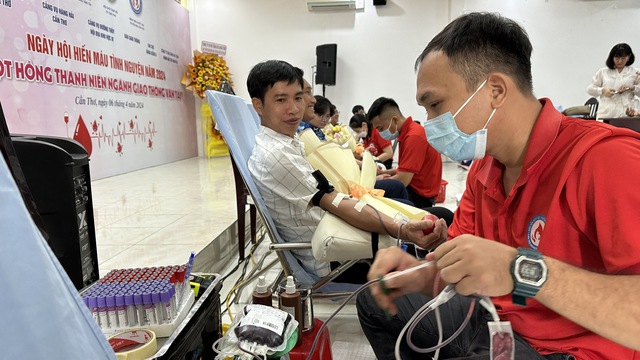 Thanh niên 6 đơn vị ngành giao thông ở ĐBSCL chung tay hiến máu cứu người- Ảnh 1.