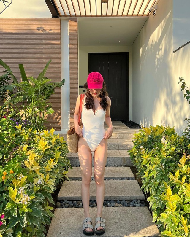Ngắm sao Việt trổ tài diện bikini một mảnh đón hè- Ảnh 3.