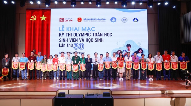 SINH - Kỳ thi Olympic toán học toàn quốc: Số thí sinh tham gia đạt kỷ lục 2-17126606457181705614878