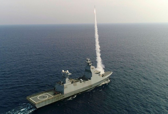 Tàu chiến Israel phóng tên lửa của hệ thống C-Dome hồi năm 2022