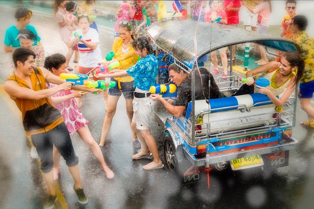 Bangkok Festival - Songkran Festival (Credits: Tổng cục du lịch Thái Lan)