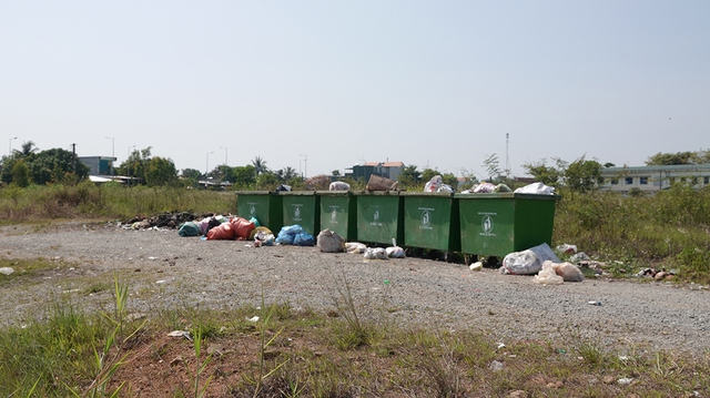 Khu dân cư Đập Ban bỏ hoang, người dân tận dụng làm bãi rác thải