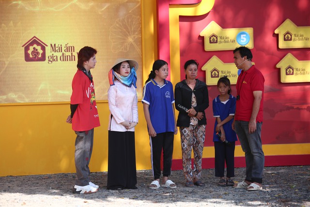 Các nghệ sĩ dành lời động viên cho em Như Quỳnh trong Mái ấm gia đình Việt