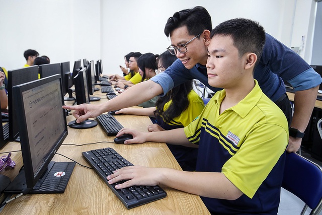 Học sinh lớp 12 đã hoàn thành đăng ký dự thi tốt nghiệp THPT bằng hình thức trực tuyến