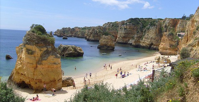 Khám phá bãi biển tuyệt đẹp tại Bồ Đào Nha- Ảnh 3.