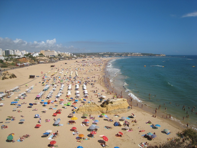 Khám phá bãi biển tuyệt đẹp tại Bồ Đào Nha- Ảnh 2.
