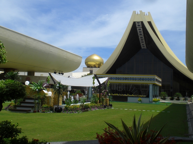 Tới thủ đô Brunei tham quan làng nổi, nhà thờ Hồi giáo, cung điện Hoàng gia- Ảnh 4.