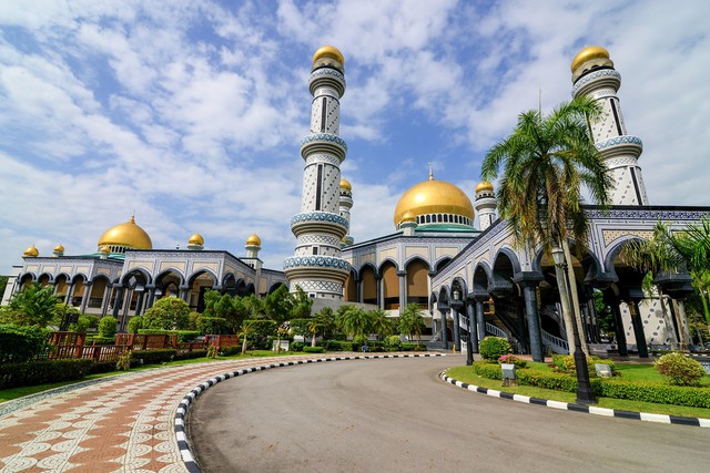 Tới thủ đô Brunei tham quan làng nổi, nhà thờ Hồi giáo, cung điện Hoàng gia- Ảnh 3.