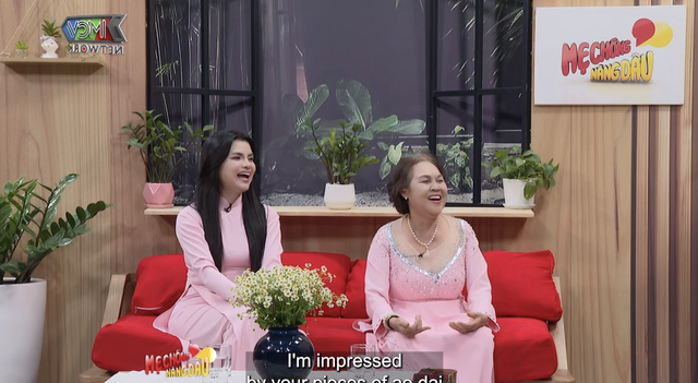 Bà Xô cùng nàng dâu Như Lam mang đến nhiều tiếng cười khi chia sẻ câu chuyện gia đình