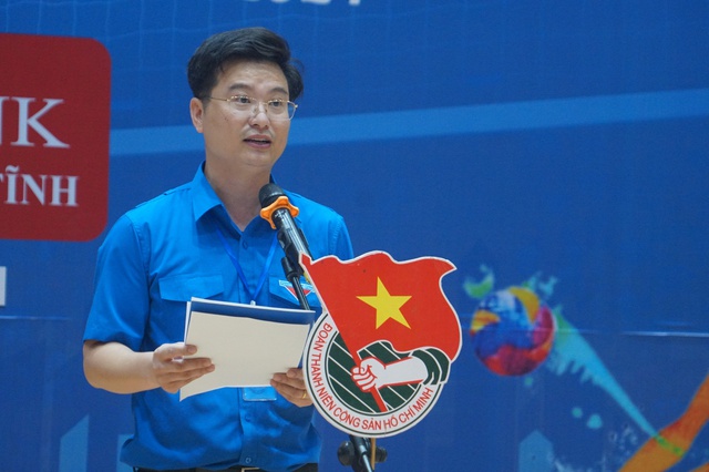 Anh Hoàng Cẩm Thạch, Phó bí thư Tỉnh đoàn Hà Tĩnh phát biểu khai mạc giải đấu