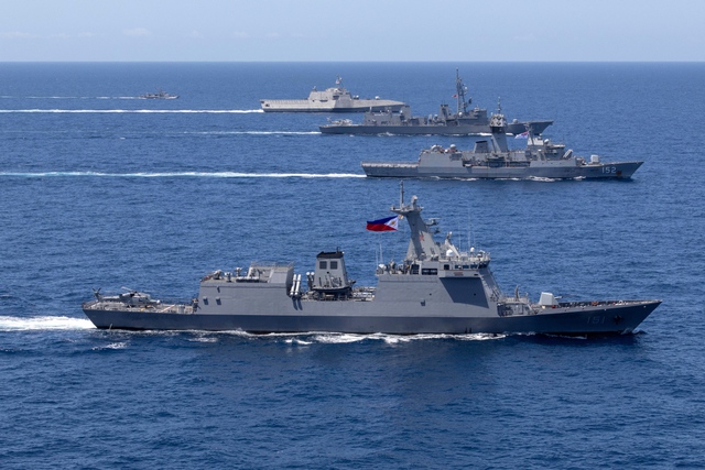 Tàu chiến Mỹ, Nhật Bản, Úc, Philippines tập trận trên Biển Đông vào ngày 7.4 vừa qua