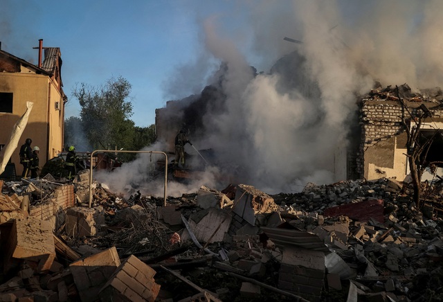 Một khu vực tại Kharkiv bị thiệt hại do tên lửa Nga tấn công