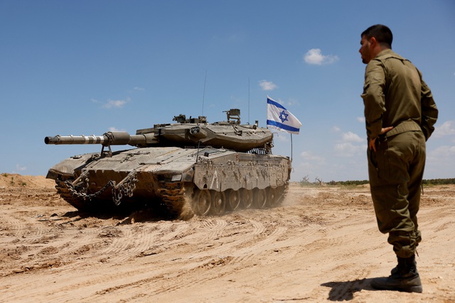 Xe tăng Israel ở biên giới Israel - Gaza ngày 7.5