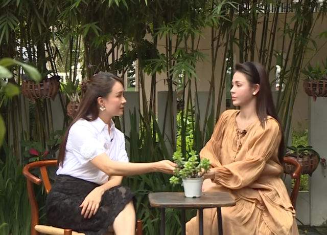 Lương Thu Trang và Hồng Diễm cùng xuất hiện trong chương trình Chuyển động 24 giờ trên VTV1
