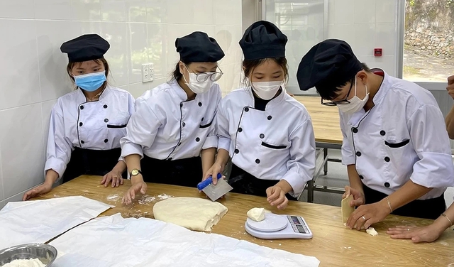 Nghề bếp được đào tạo nhiều ở bậc trung cấp, tuyển sinh người tốt nghiệp THCS