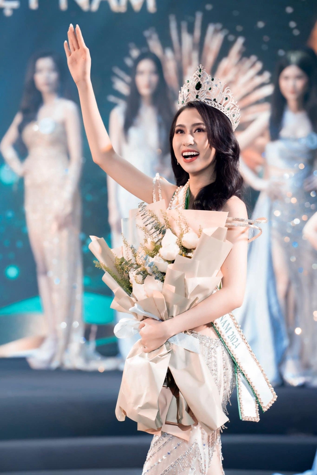 Đinh Thị Hoa được đánh giá cao tại cuộc thi. Ngoài giải thưởng coa nhất, cô còn giành giải phụ Người đẹp du lịch