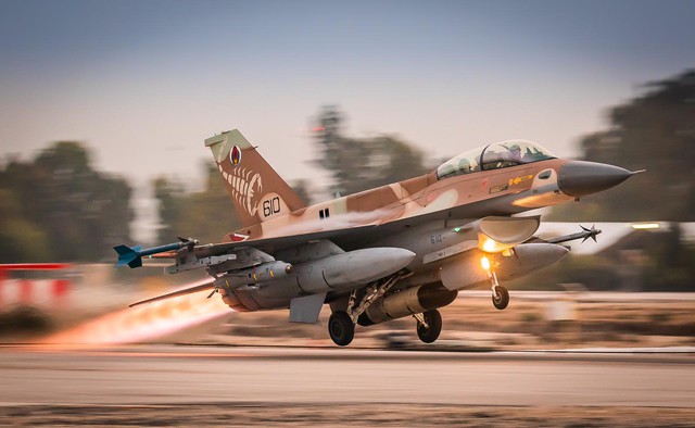 Tiêm kích của F-16 Israel xuất kích