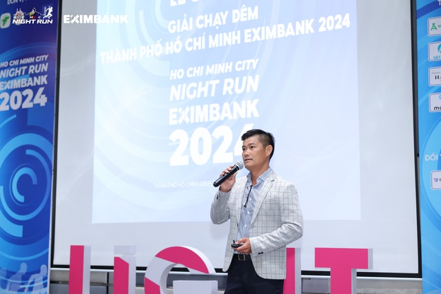 Ông Nguyễn Khoa Vinh đại diện BTC giới thiệu cung đường thi đấu